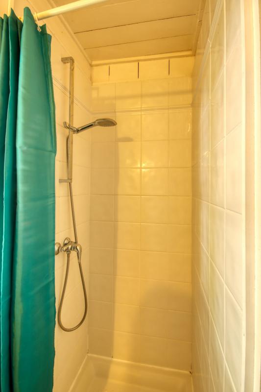 salle d'eau chambre 1 et 2 b location de villa de luxe Martinique 12 personnes piscine